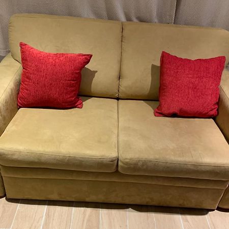 Studio Apartment - Entire Lower Ground Floor - Only 7 Mins Walk Kings Cross St Pancras Station London Eksteriør billede