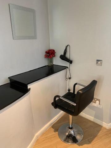 Studio Apartment - Entire Lower Ground Floor - Only 7 Mins Walk Kings Cross St Pancras Station London Eksteriør billede
